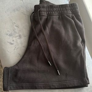 Lululemon Loungeful High Rise 4”